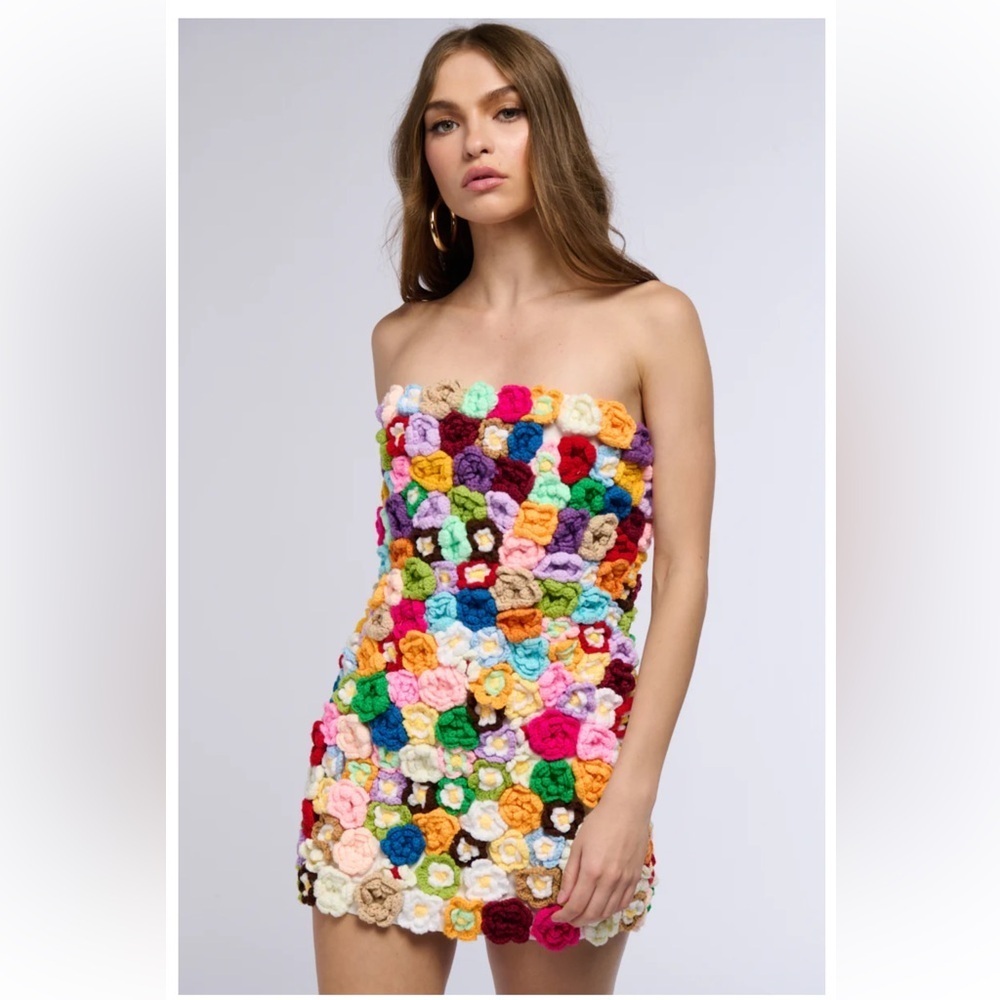 NWT Strapless floral Crochet Dress - Picture 4 of 10